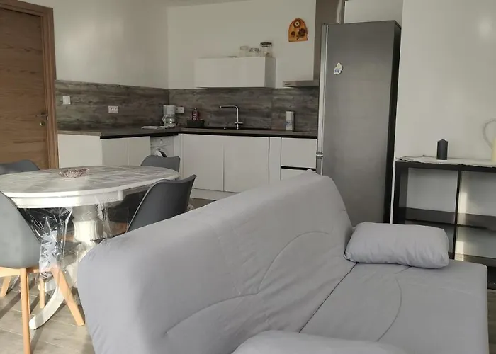 Jolie Petite Maison à 50 Mètres De La *